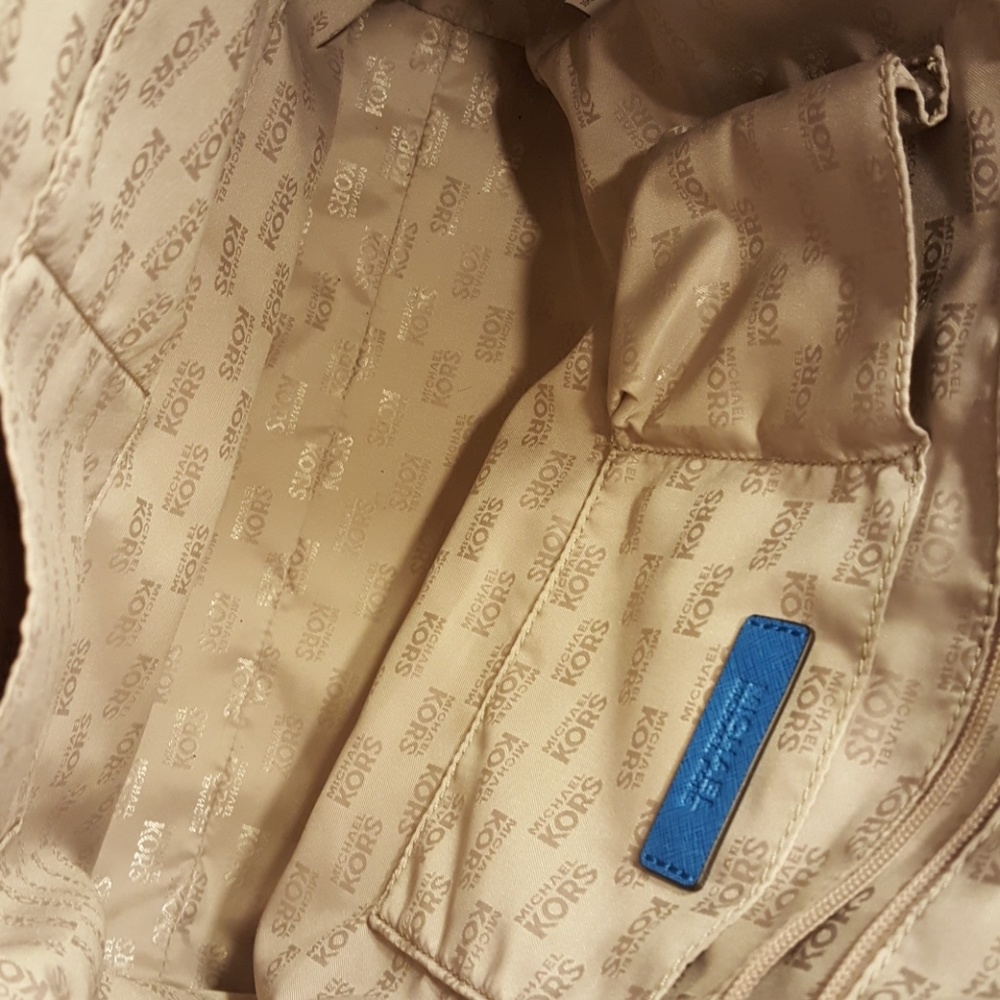Michael Kors XL Tote Bag. - Picture 5 of 8